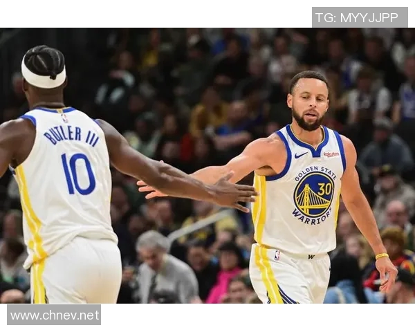 勇士逆转马刺！库里轰46分，巴特勒+穆迪回暖齐爆，理查德上首发