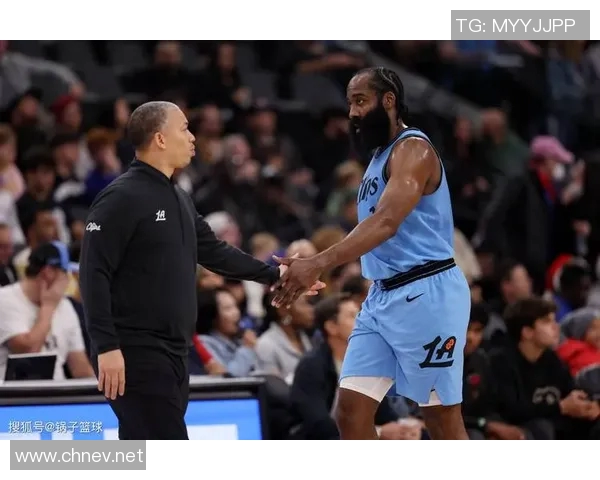 准备开抢！美媒更新交易市场5条大鱼：数队紧盯哈登+勇士看上浓眉