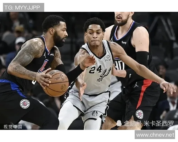 穆雷迎来赛季首秀，上半场4分3失误